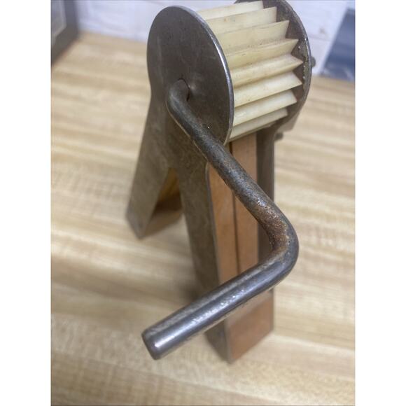 Vintage 70s Ludwig LE75 Ratchet - Picture 9 of 10